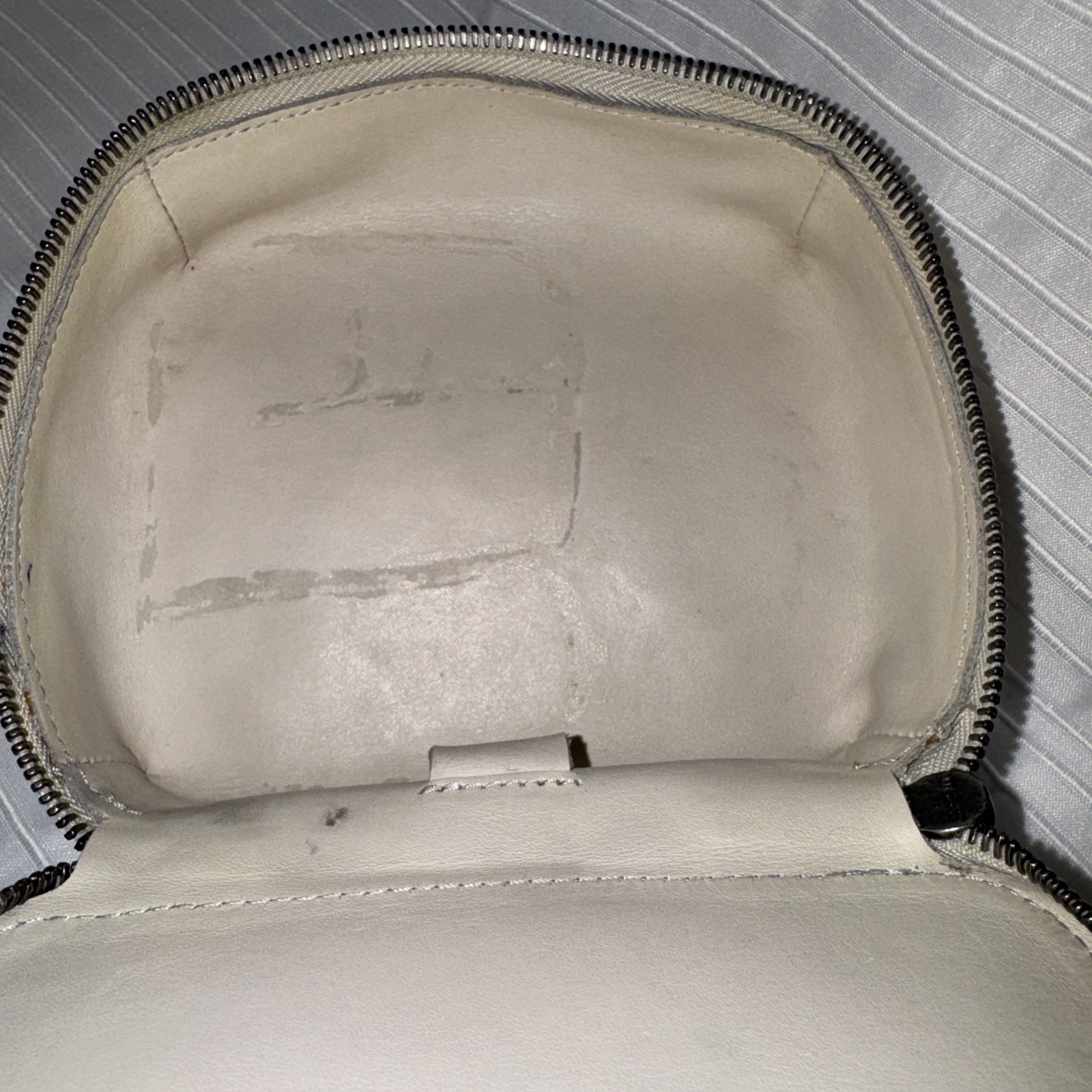 This Is Ground Leather Zip Travel Cord Organizer Case, Cream Made In Italy Used