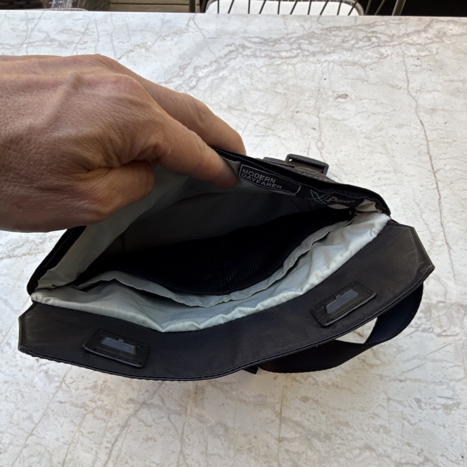 Dayfarer Active Sling Modern Comfort X-pac