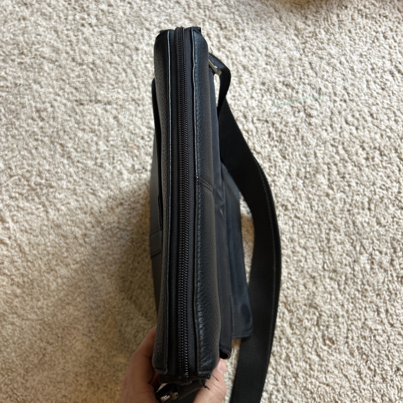 Estro black leather messenger bag W/Adjustable Strap Zip And Magnetic Close