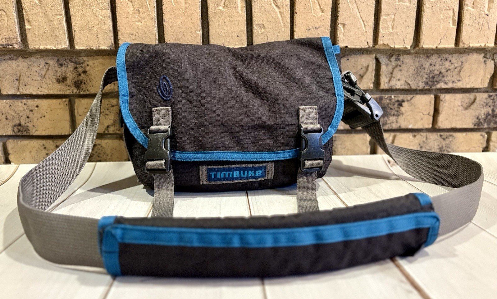 Timbuk2 Messenger Travel Shoulder Crossbody Bag Black Teal Piping XS