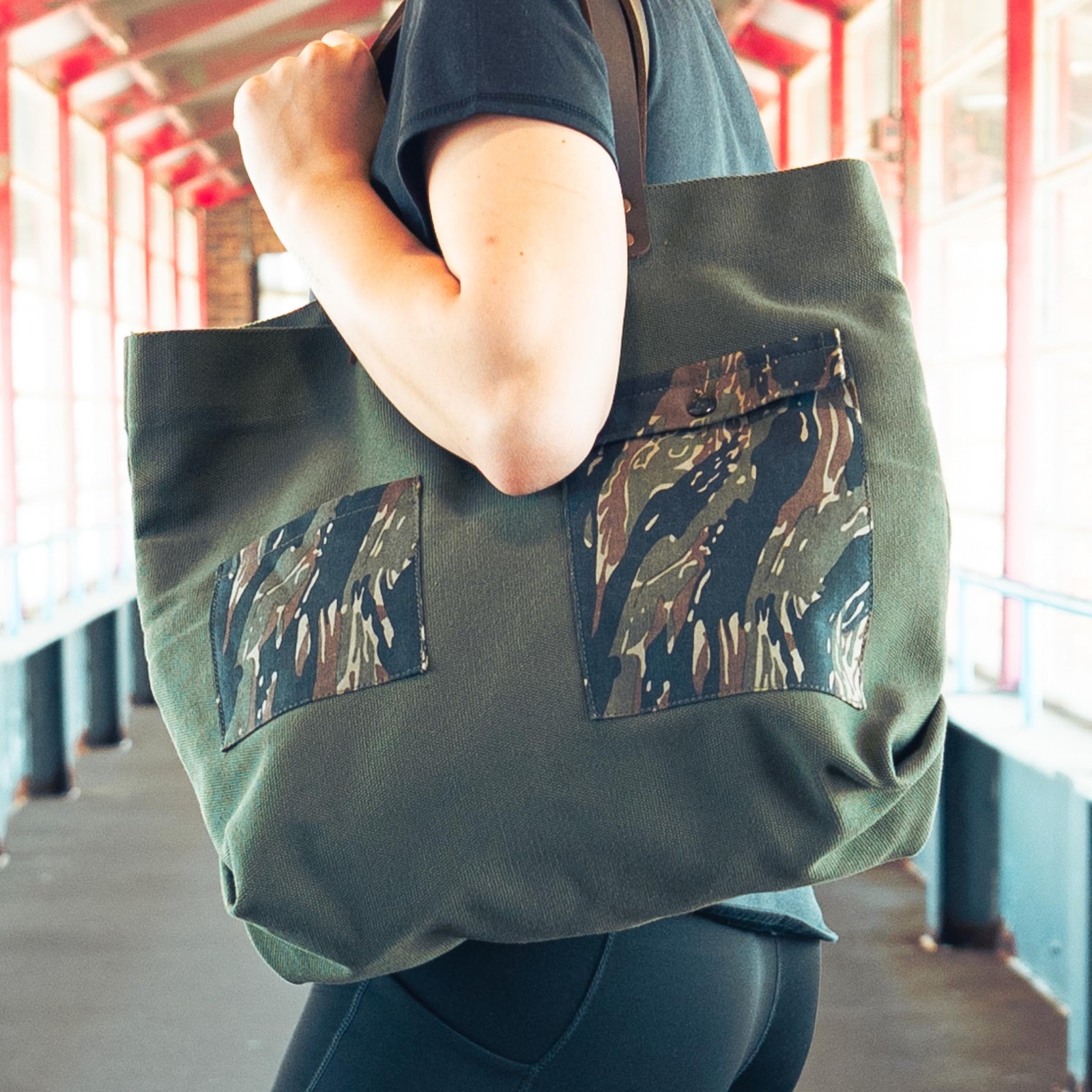Rothco 24920: Camo Canvas Tote Bag One Size, Olive