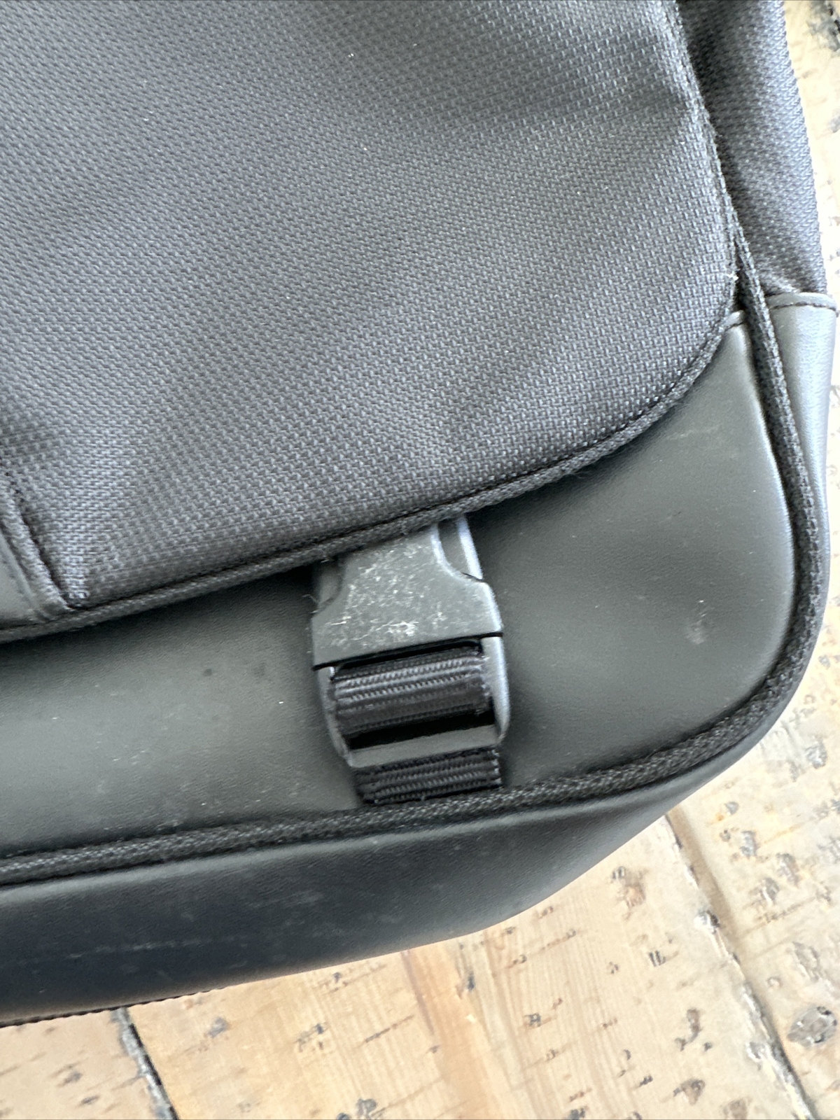 TUMI T2 Black Ballistic Nylon Carry On MESSENGER Bag Shoulder Laptop Tote 508C