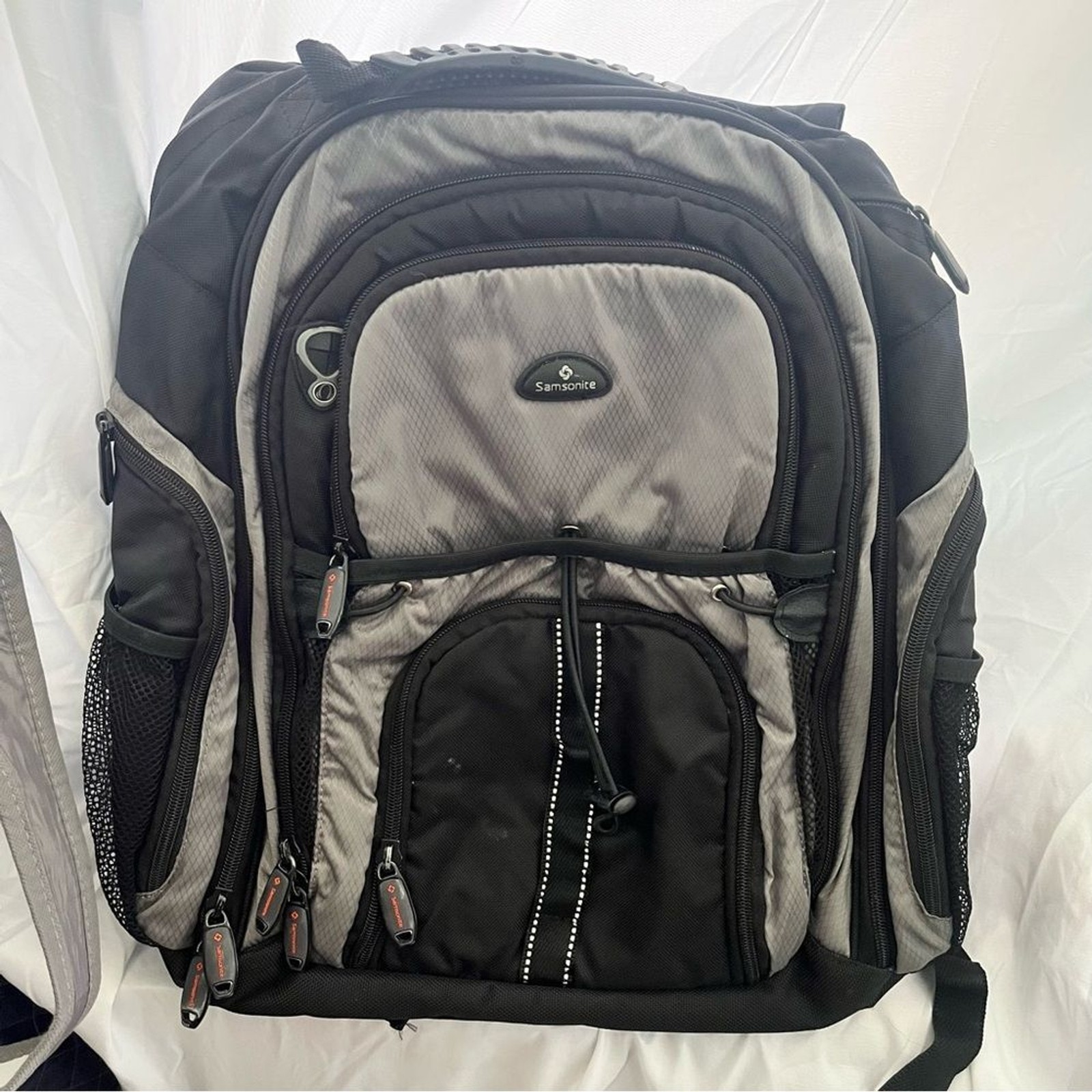 Samsonite Dual-Tone Men’s Backpack Large Laptop Bag Very Nice
