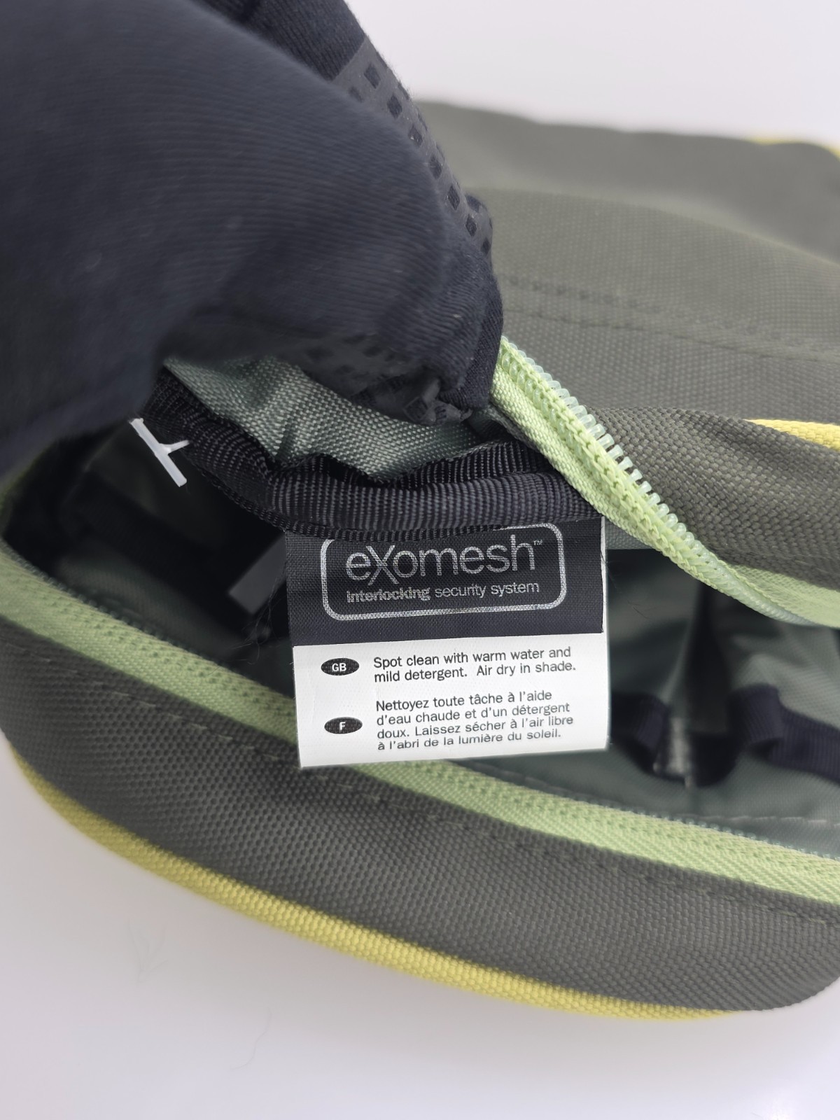 Pacsafe Metrosafe 2310 Shoulder Bag Convertible Hip Pack Exomesh Anti-Theft