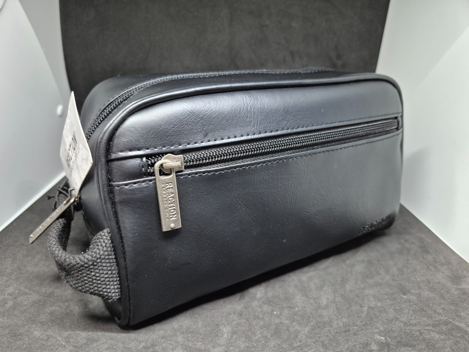 Kenneth Cole Reaction -Toiletry Shaving Cosmetic Leather Bag Storage Travel