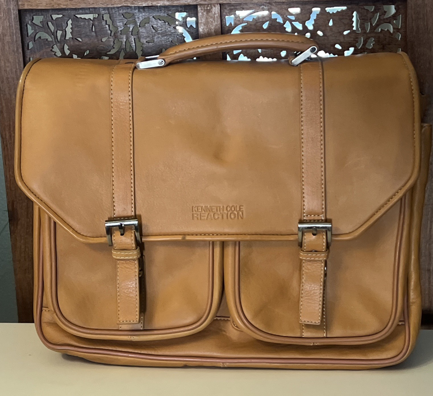 Kenneth Cole REACTION Tan Leather Business Messenger Briefcase Laptop Bag Supple