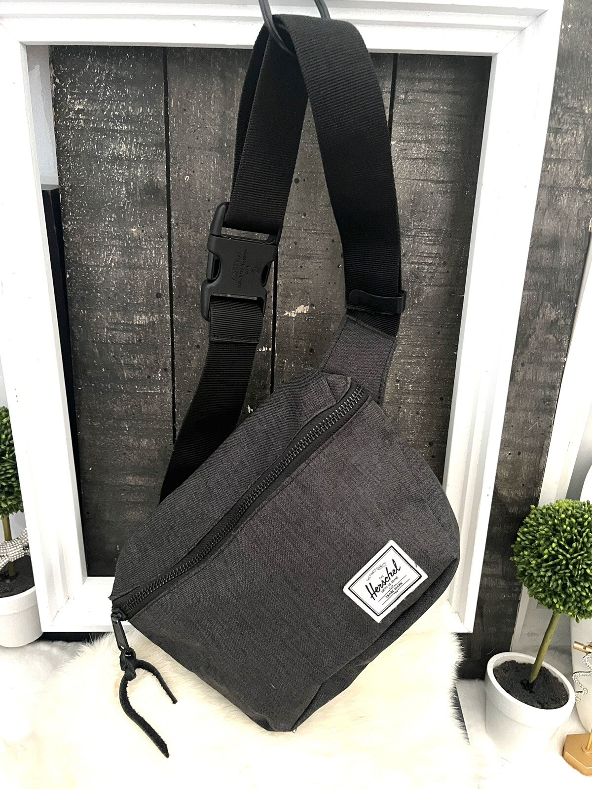 HERSCHEL Fifteen Waist Hip Pack Grey Woven Adjustable Strap Black Crosshatch