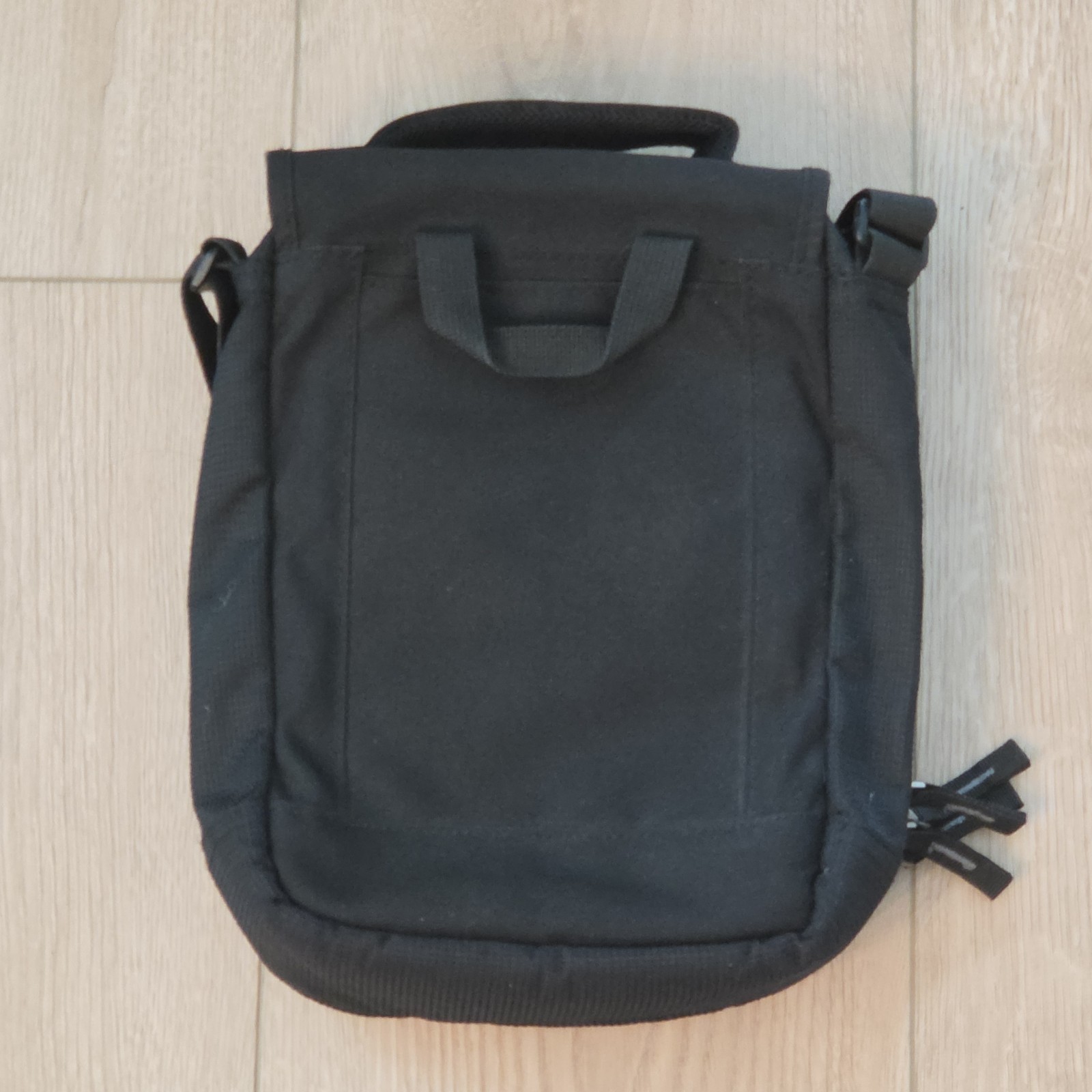 Swiss Gear Black Multi Compartment Crossbody Shoulder Bag