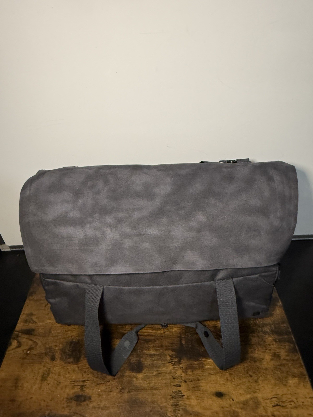 Lululemon Early Embark Duffel 27L Deep Coal Nylon Large Laptop Messenger Bag