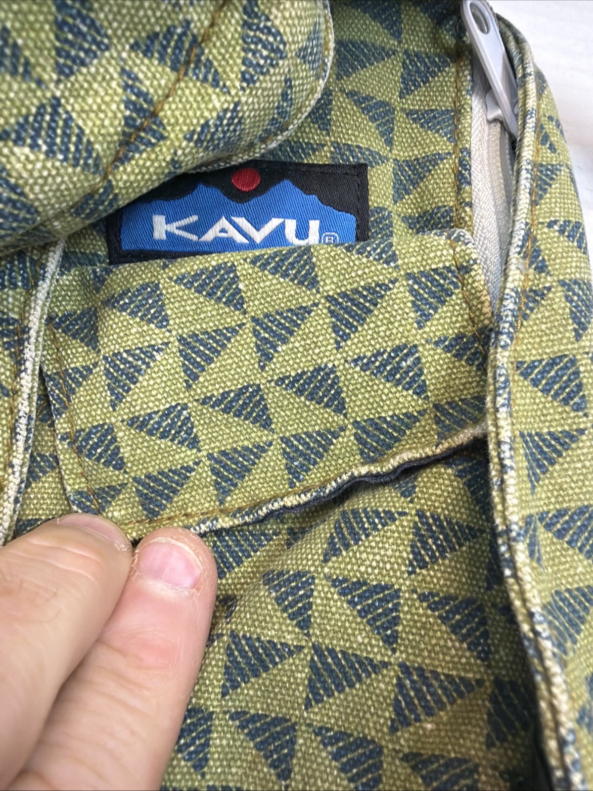 KAVU Rope Sling Bag Crossbody Backpack Outdoors Travel Hiking Unisex Canvas Pack