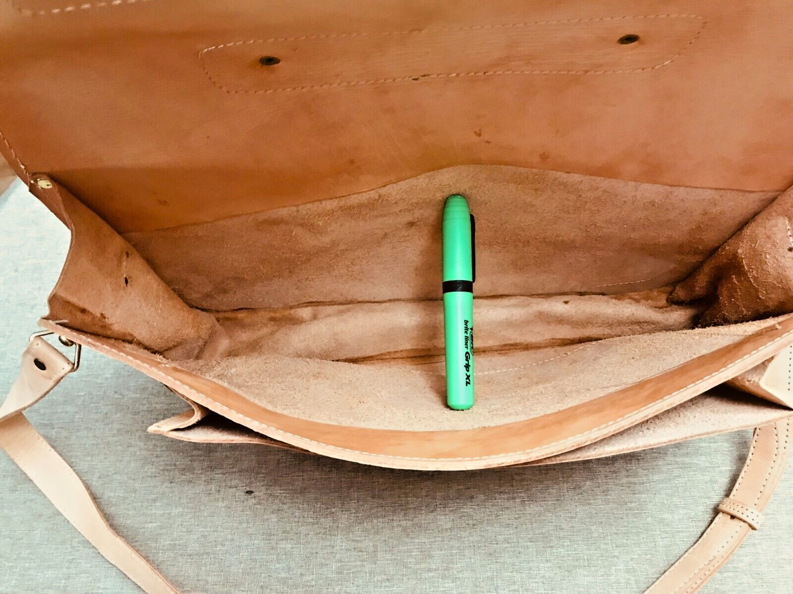 Natural Tan Burnished Belting Leather Briefcase / Messenger Bag – SPAIN