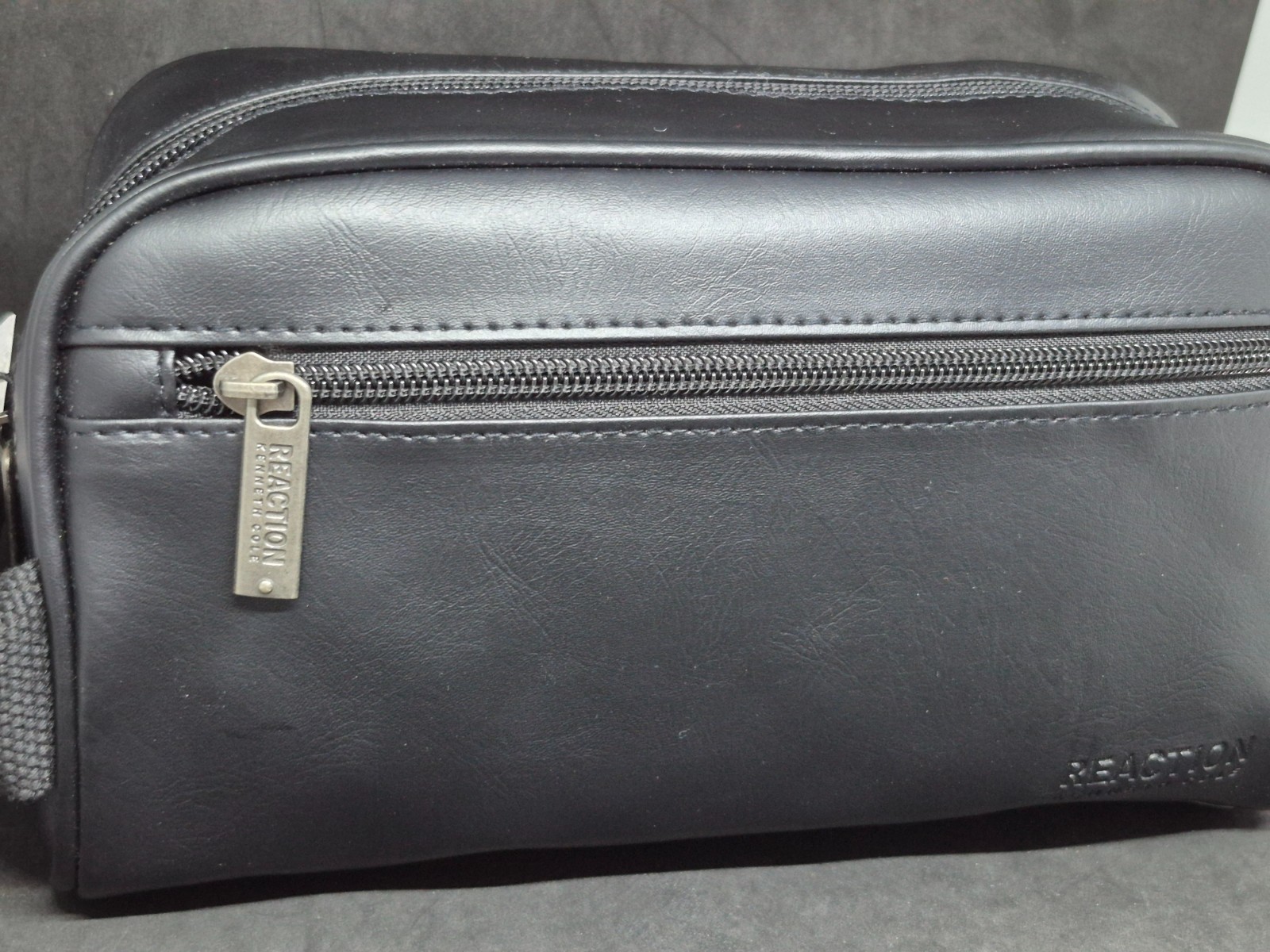 Kenneth Cole Reaction -Toiletry Shaving Cosmetic Leather Bag Storage Travel