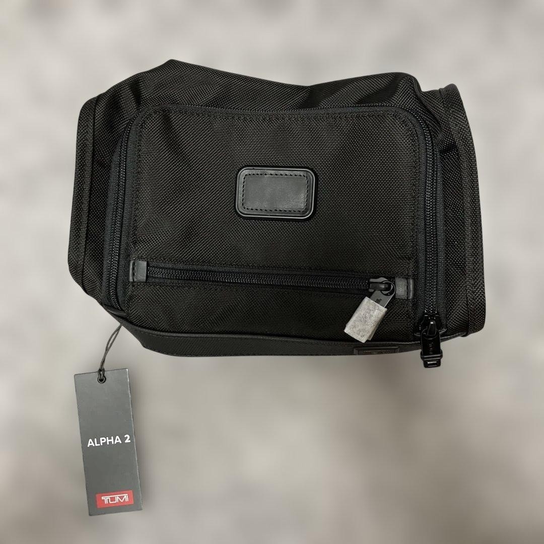 New with Tags TUMI ALPHA 2 travel pouch wash pouch black
