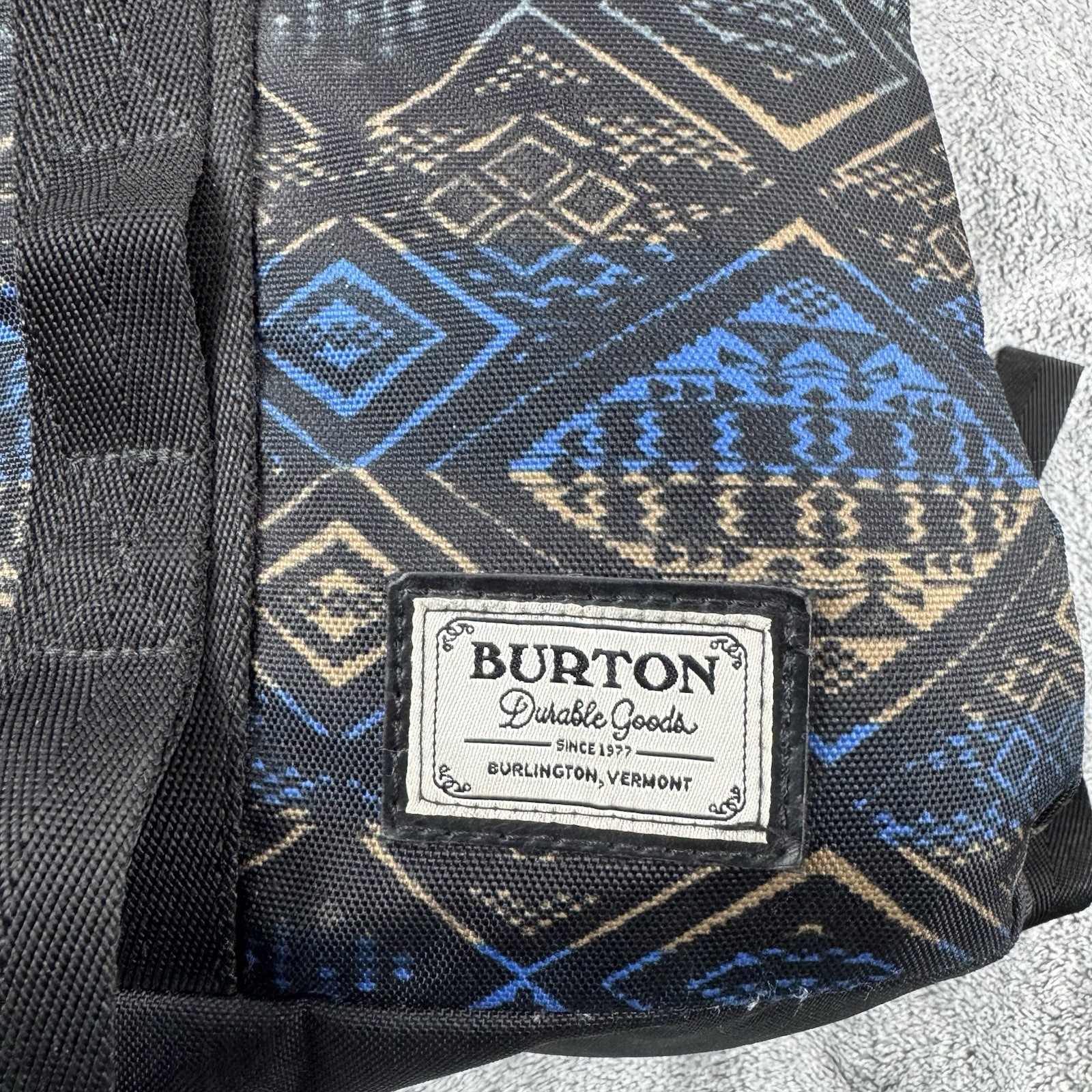 Burton Kilo Backpack Black Brown Aztec Tribal Print Heritage Campimg Outdoors