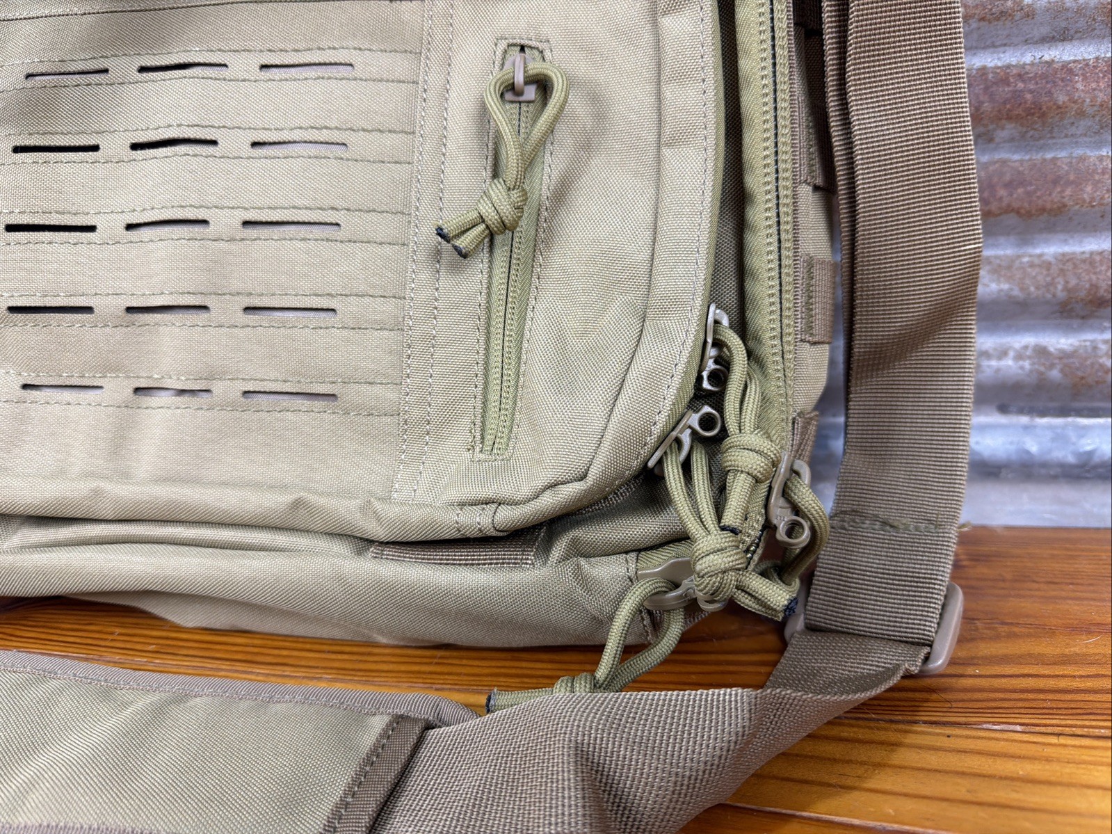 Tactical Bail Out Bag Messenger Green Laptop Patrol Shoulder Bag NWOT