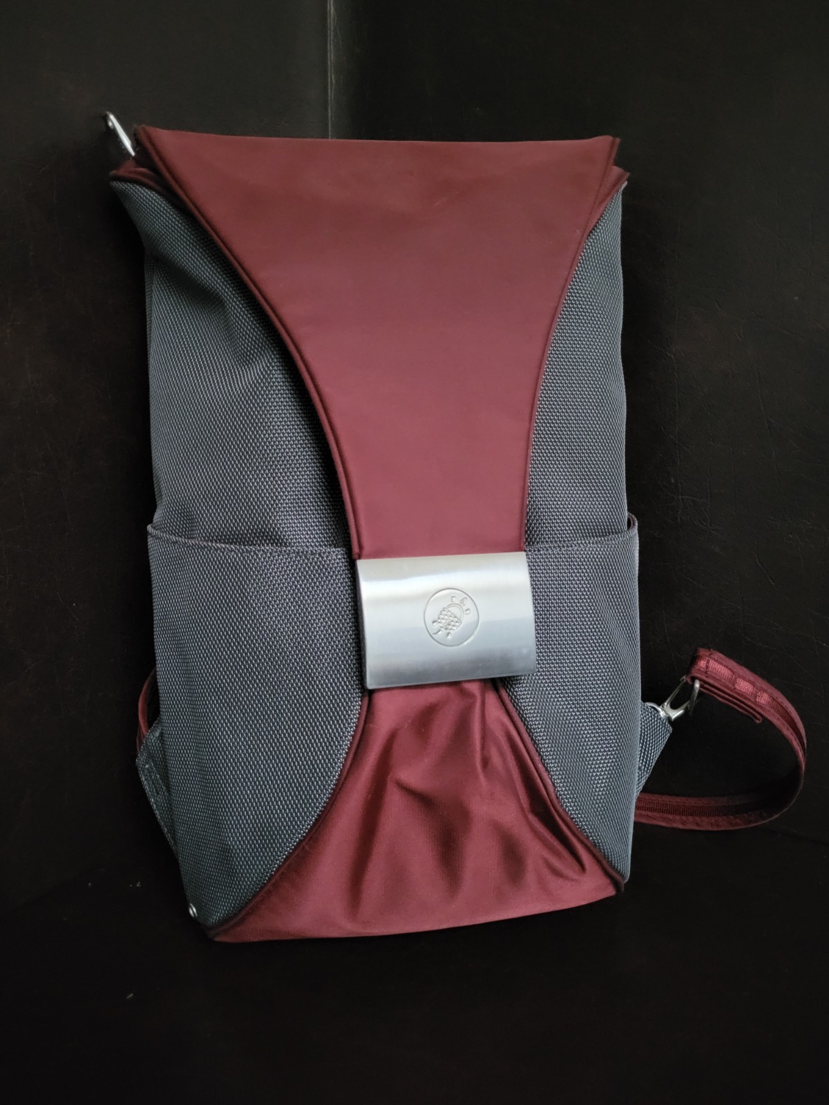 Pacsafe Dailysafe B100 anti theft – travel, commuter backpack – Burgundy/Grey