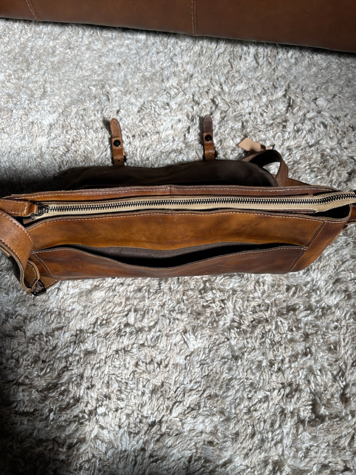 Saddle Brown Messenger Shoulder Bag Laptop Bag 16” x 10”magnetic Snaps Leather..