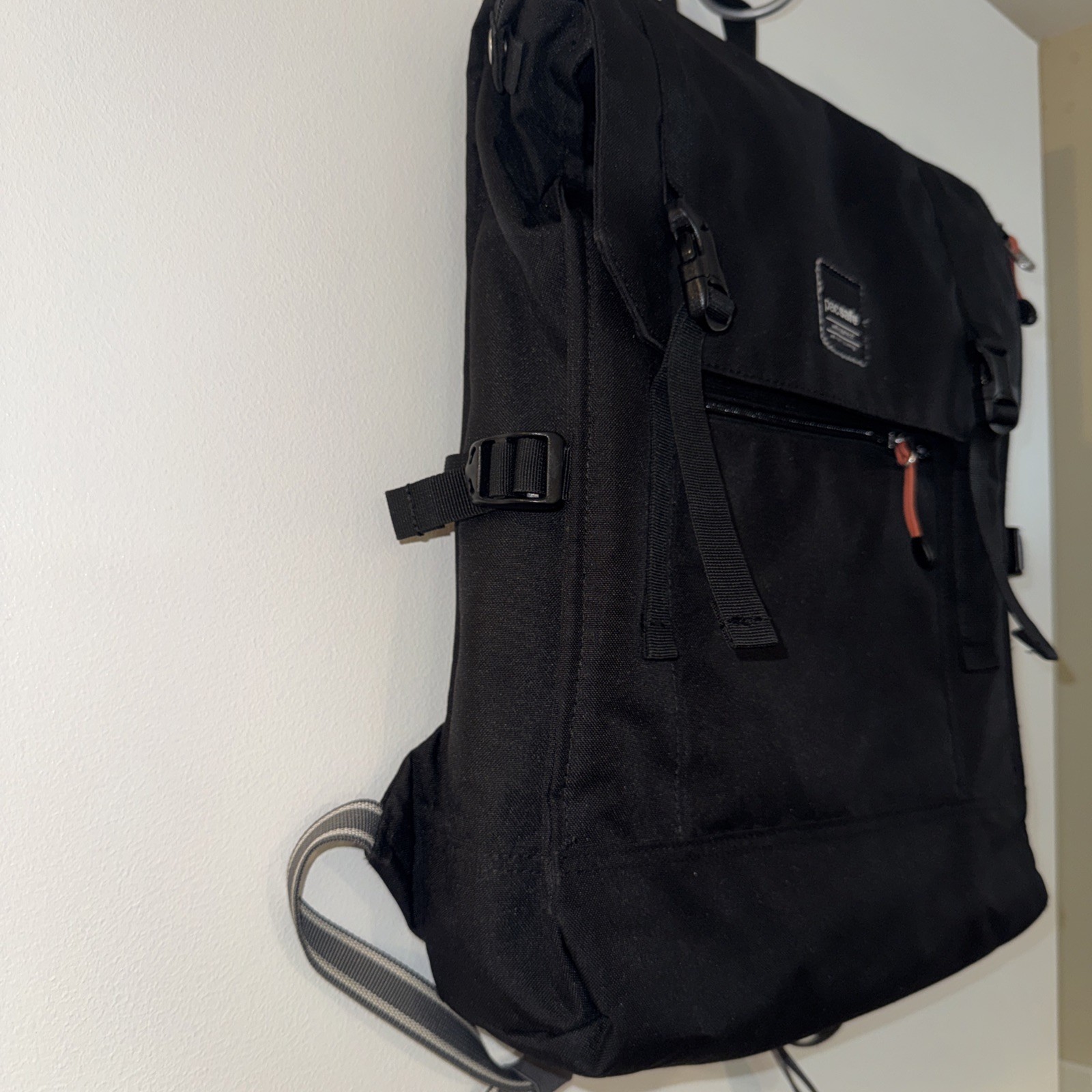 PACSAFE Slingsafe LX450 Backpack Black Anti-theft Backpack RFID Safe Exomesh