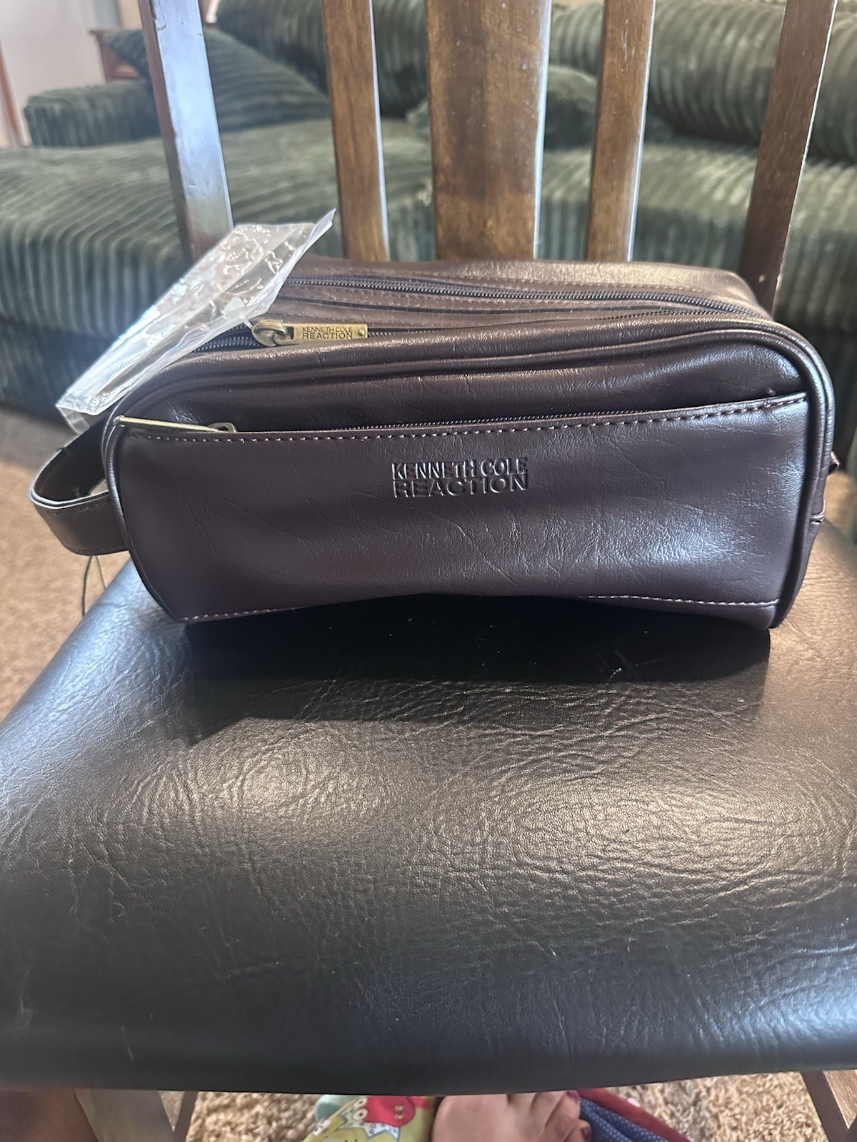 Kenneth Cole Reaction Toiletry Shaving Case Travel Bag Brown NEW With Tags.