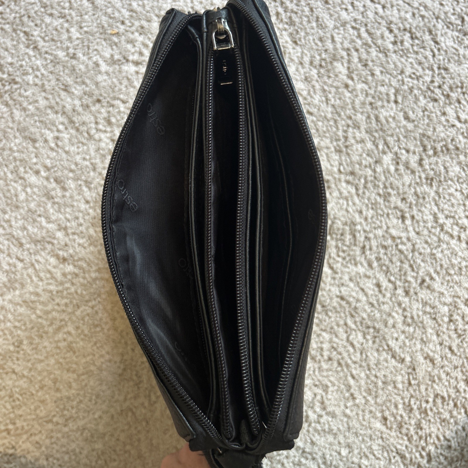 Estro black leather messenger bag W/Adjustable Strap Zip And Magnetic Close