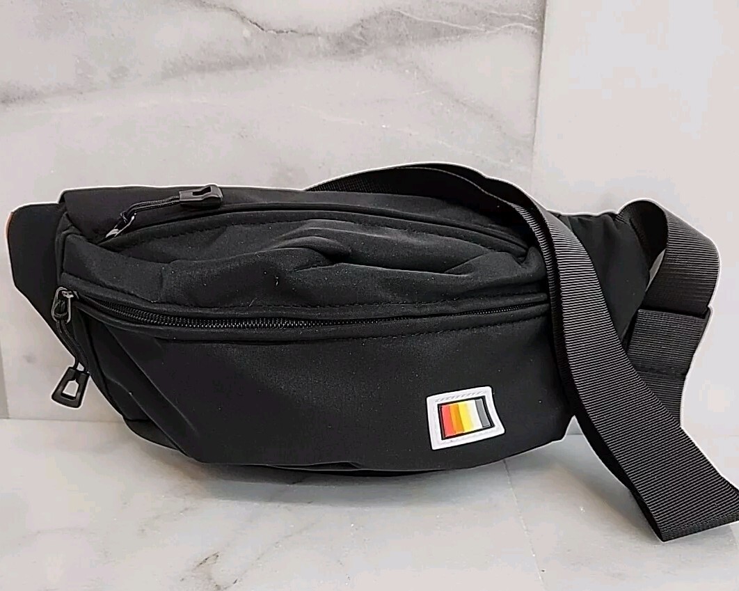 New Crossbody- Fanny Pack- Waist Bag. Adjustable Strap. black color