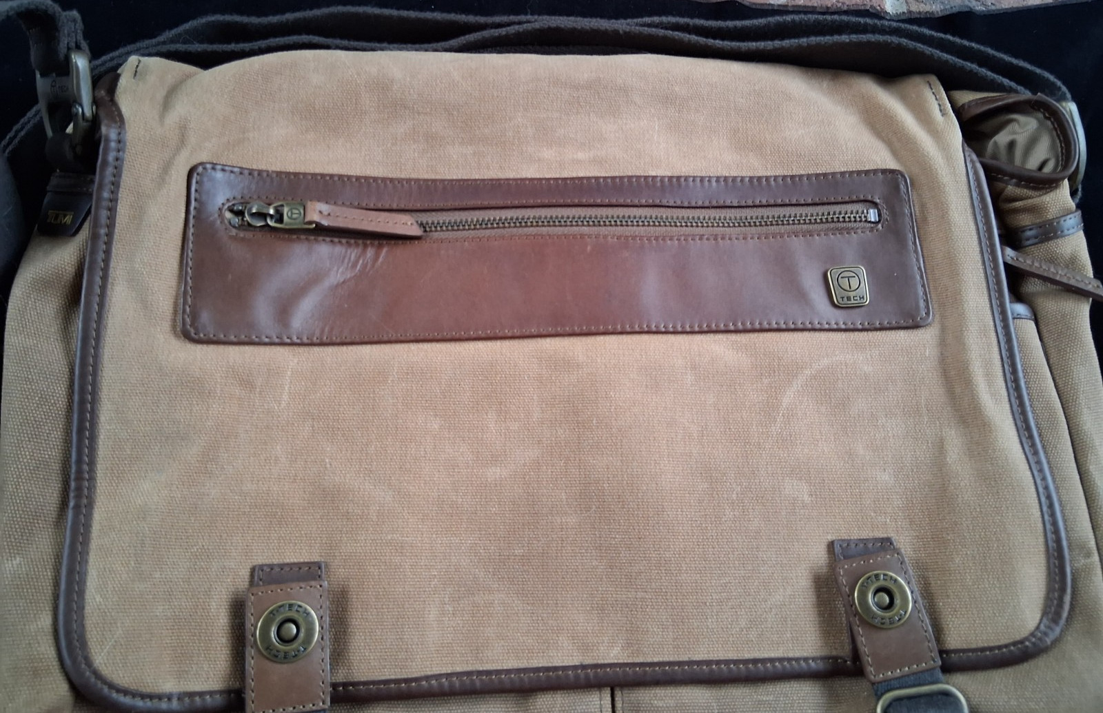 RARE Tumi T-Tech Canvas Shoulder Messenger Bag Laptop Portfolio Tan Brown