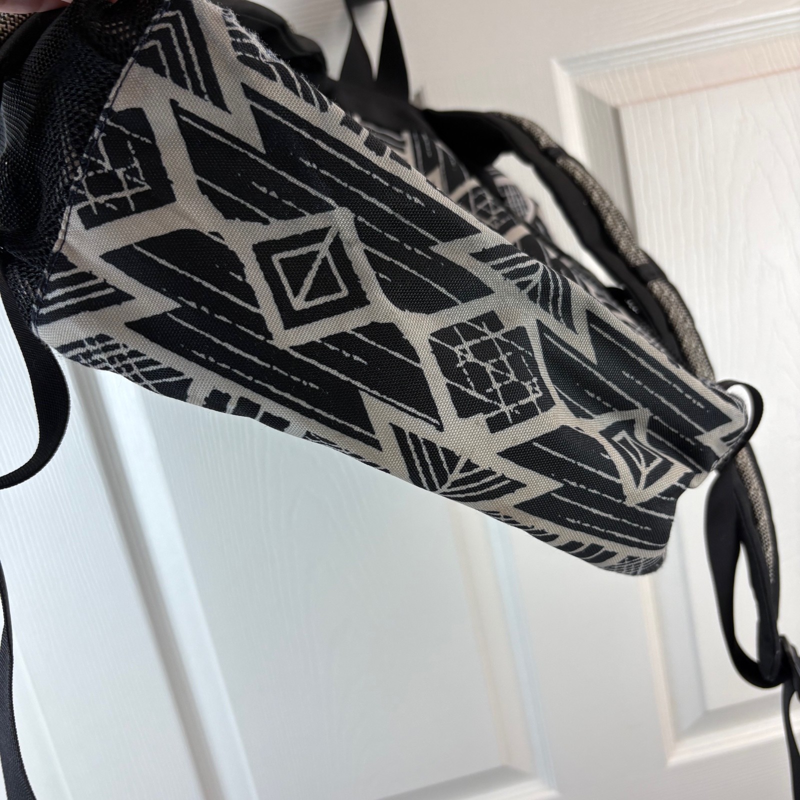 Kavu Onamission Backpack Geometric Black White Padded Laptop Sleeve