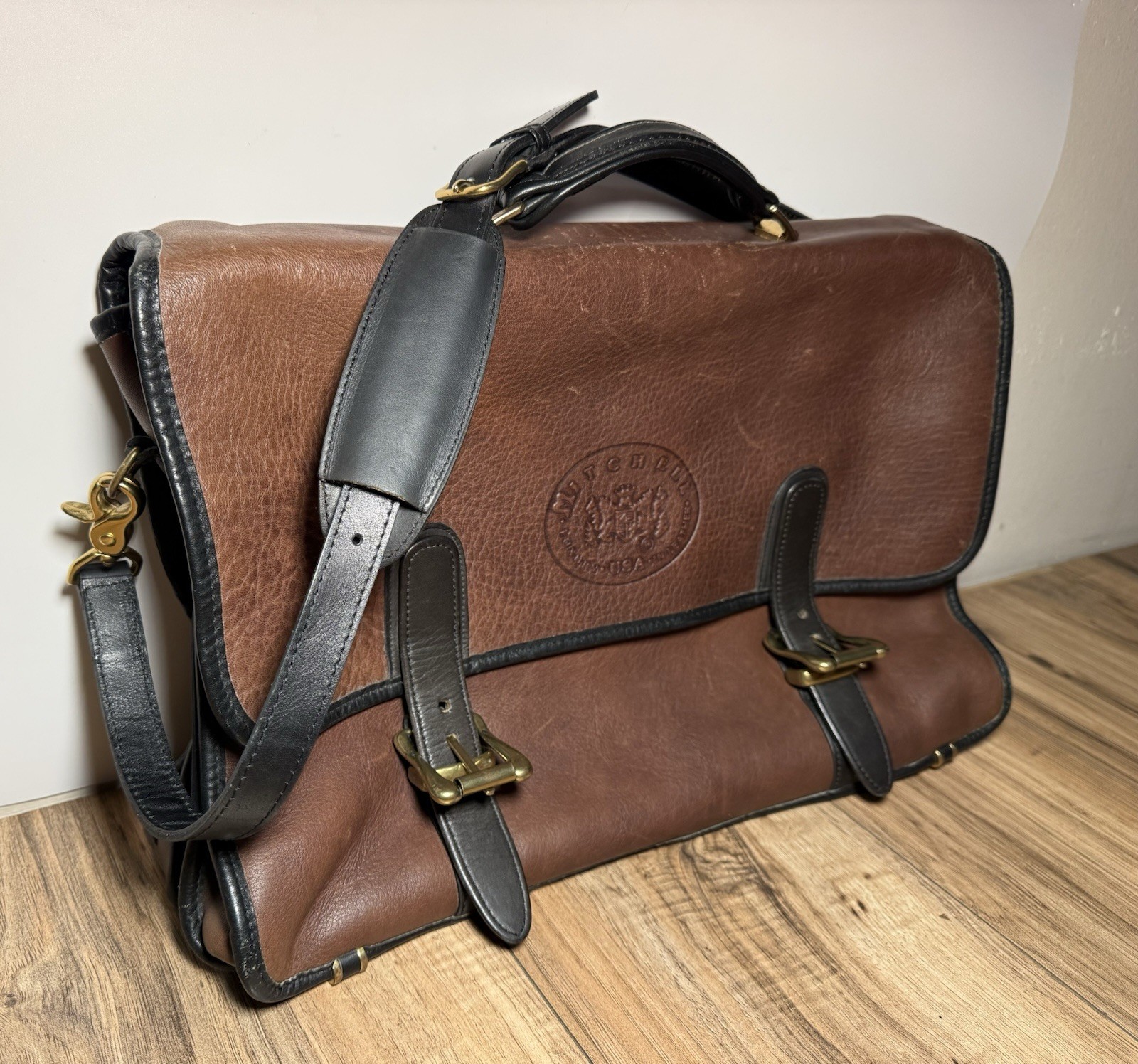 Mitchell USA Men’s Vintage Brown Leather Briefcase w Shoulder Strap Signed 17×12