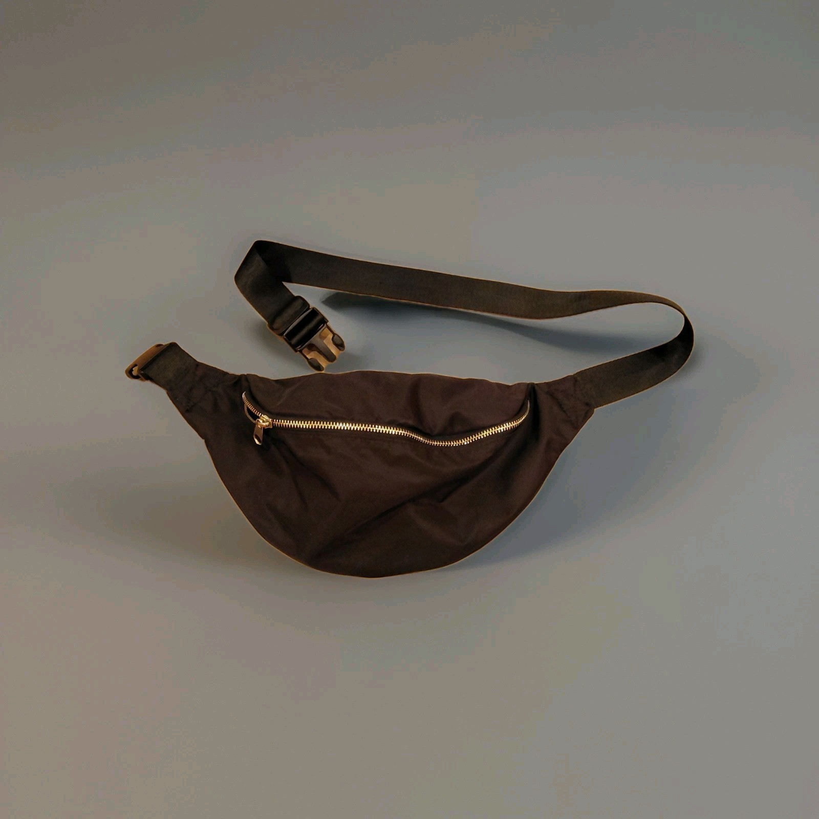 Urban Outfitters Black Sling Bag Fanny Pack Waist Belt Bag Purse B66