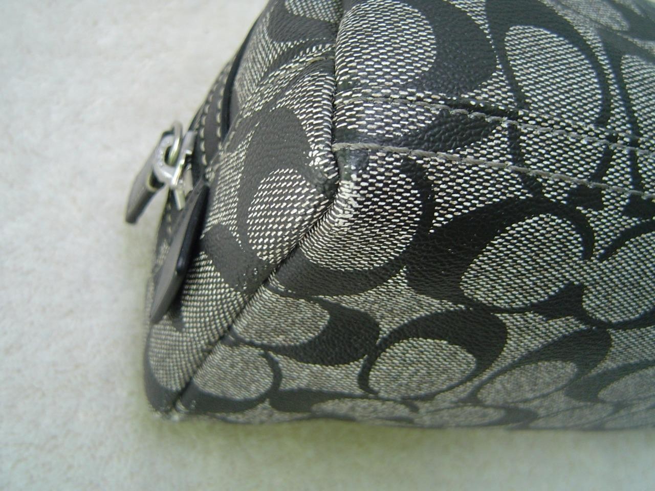 AUTHENTIC COACH MENS BLACK AND WHITE SIGNATURE STRIPE TOILETRY BAG VGC