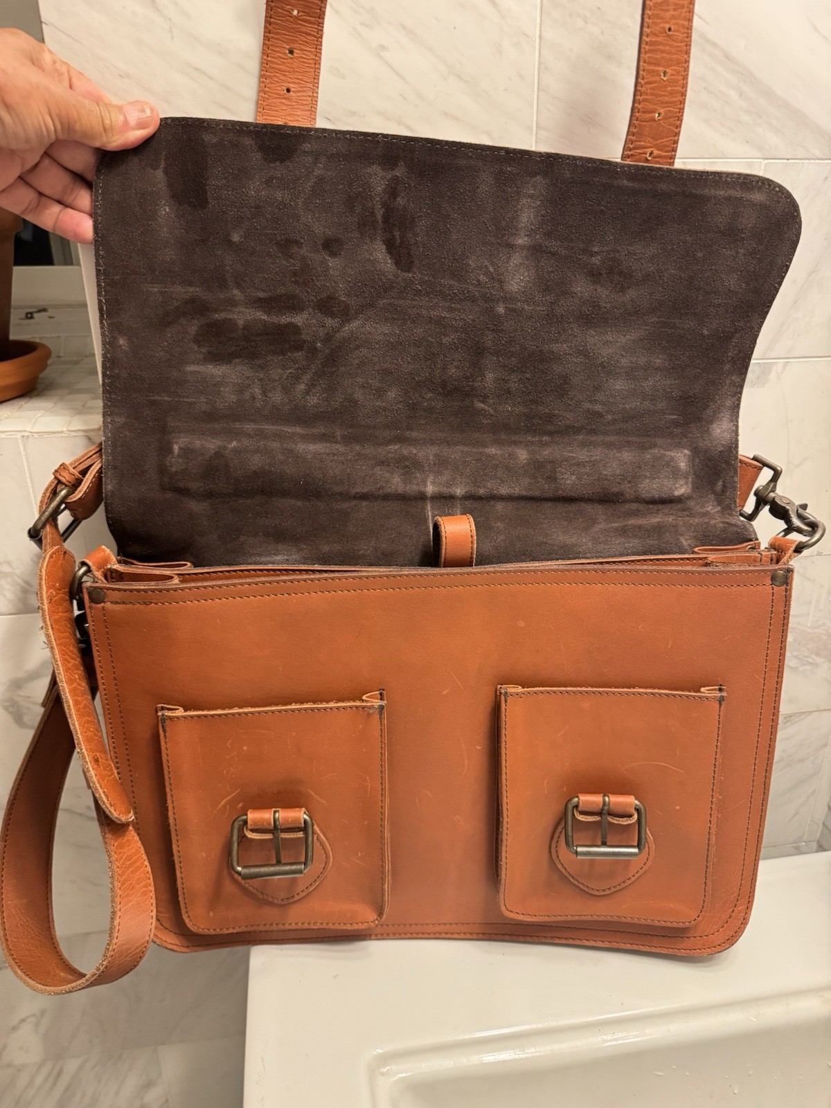 Buffalo Jackson Roosevelt Messenger Briefcase 16” Removable Strap Cognac Brn