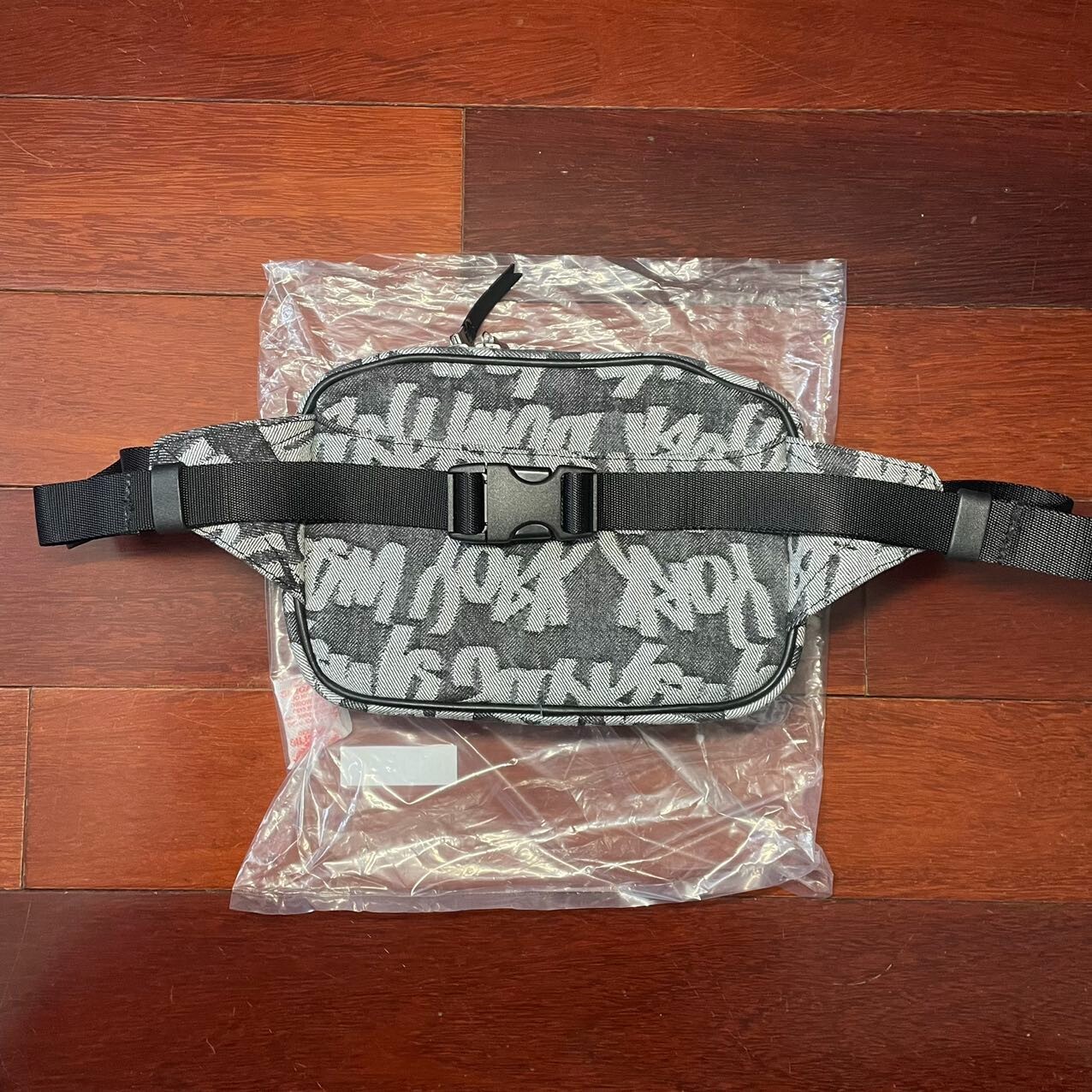 *Sold Out* Supreme Fat Tip Jacquard Denim Waist Bag [Black/SS22][100% Authentic]
