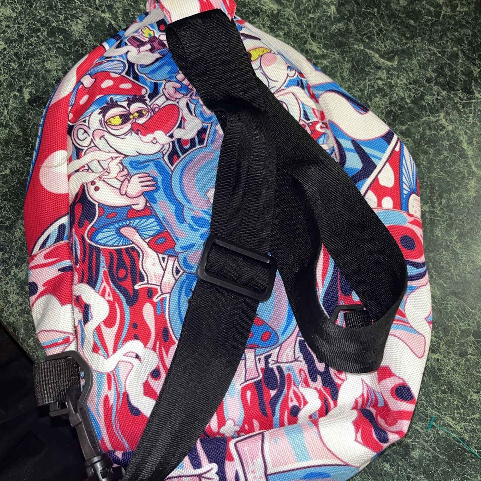 Jungle Hive Smell Proof Crossbody