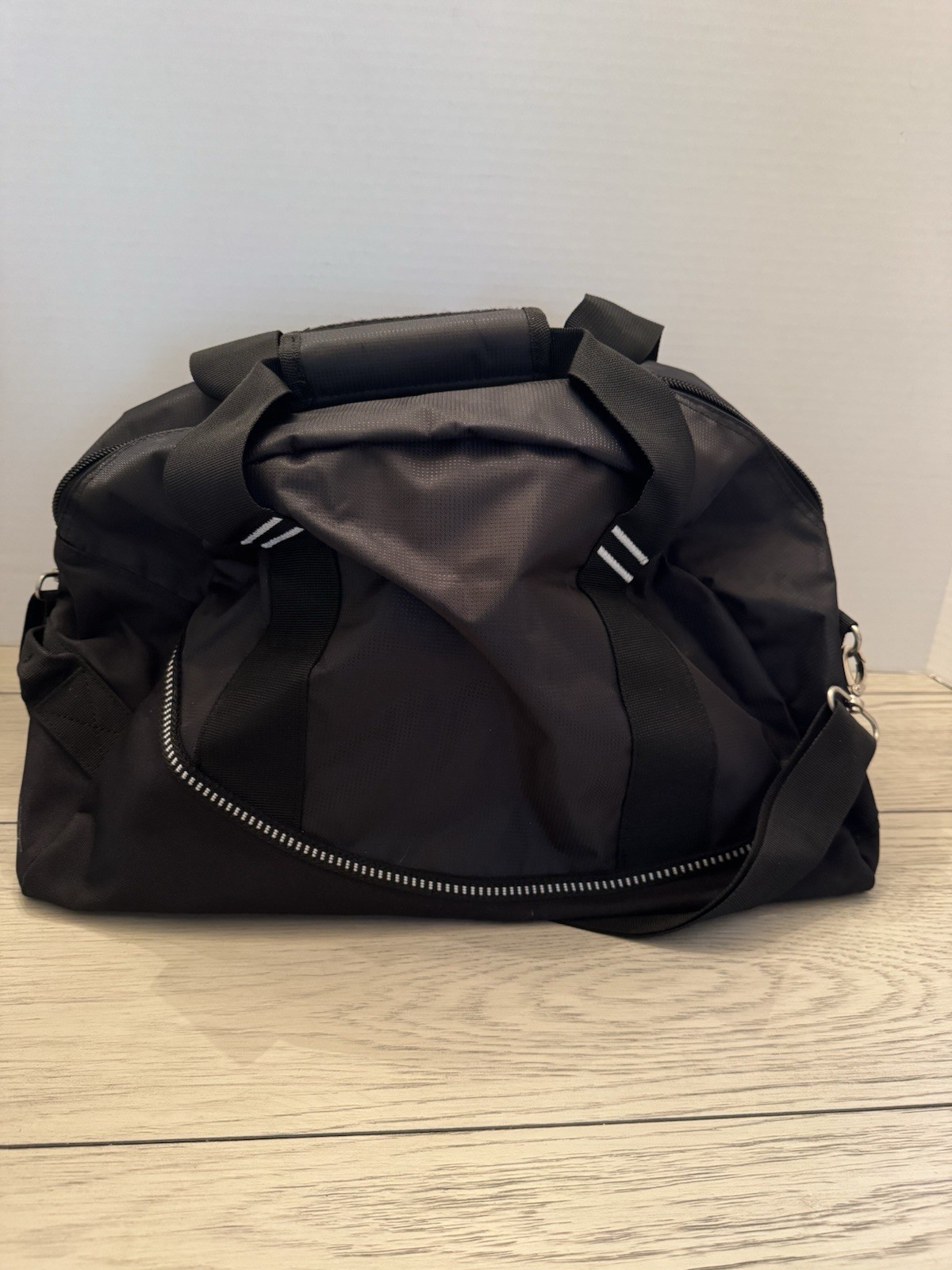 NEW OGIO Half Dome Duffle Bag Black Shoulder Strap & Audio Pocket Gym Travel NWT