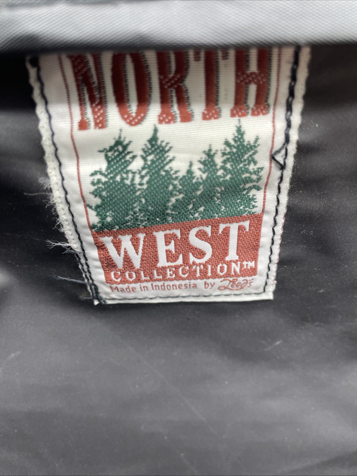 Leed’s North West Shoulder Bag Messenger Portfolio Green Canvas Remington Logo