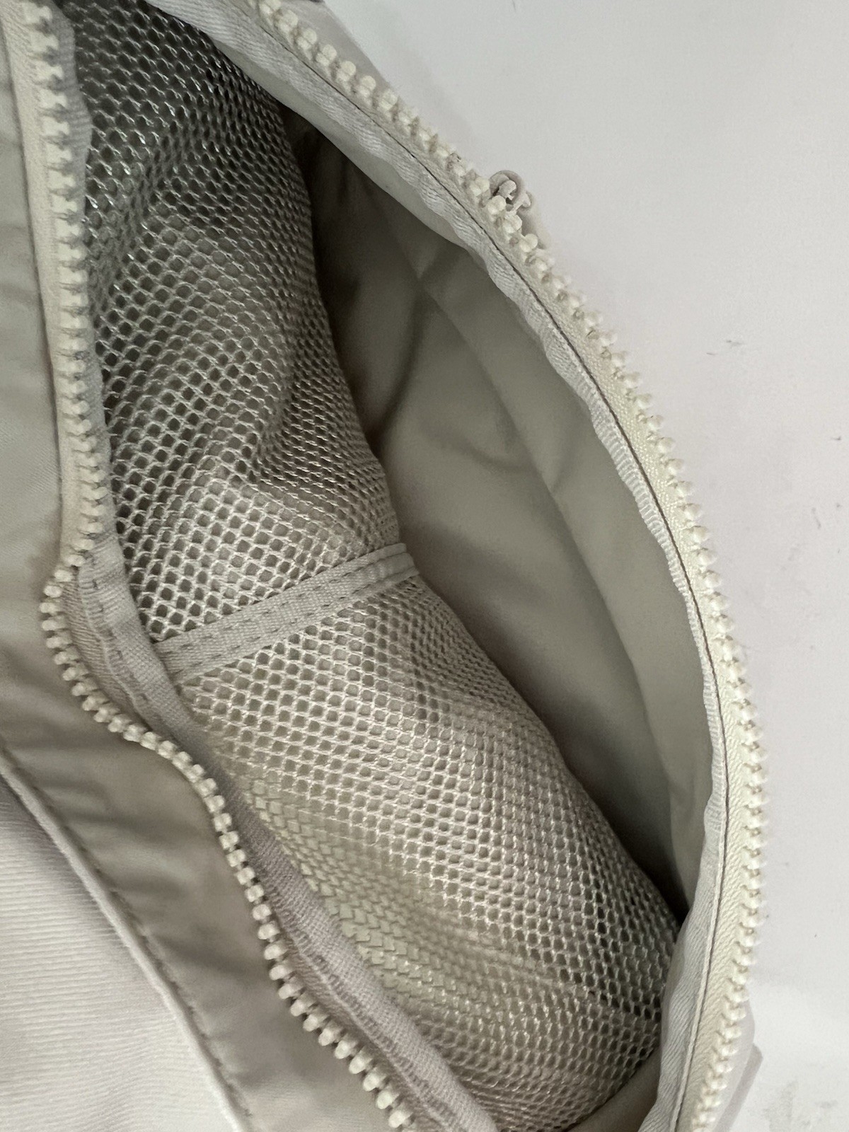 Nike Heritage Hip Pack Fanny Pack Crossbody Bag Ivory Beige BA5750-104