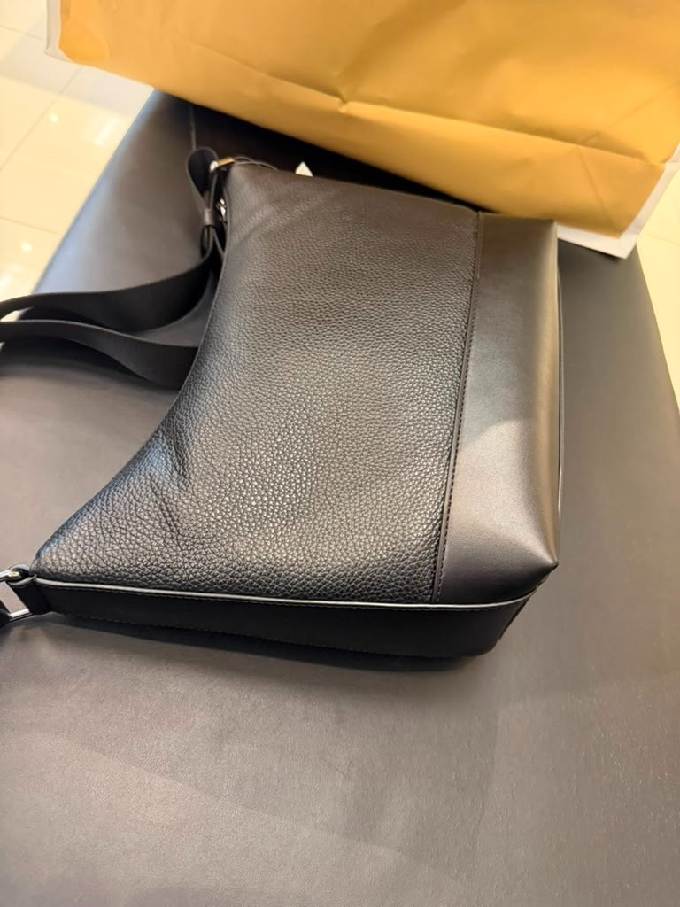 Michael Kors Cooper Pebbled Leather Soft Crescent Bag Black Men Crossbody