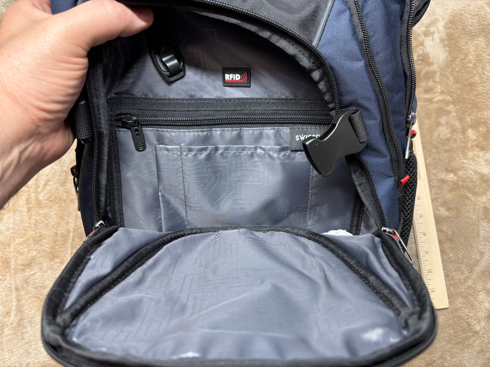 NWT Swiss Digital Design UniVector SD803-01 Backpack, USB Charging Port, RFID