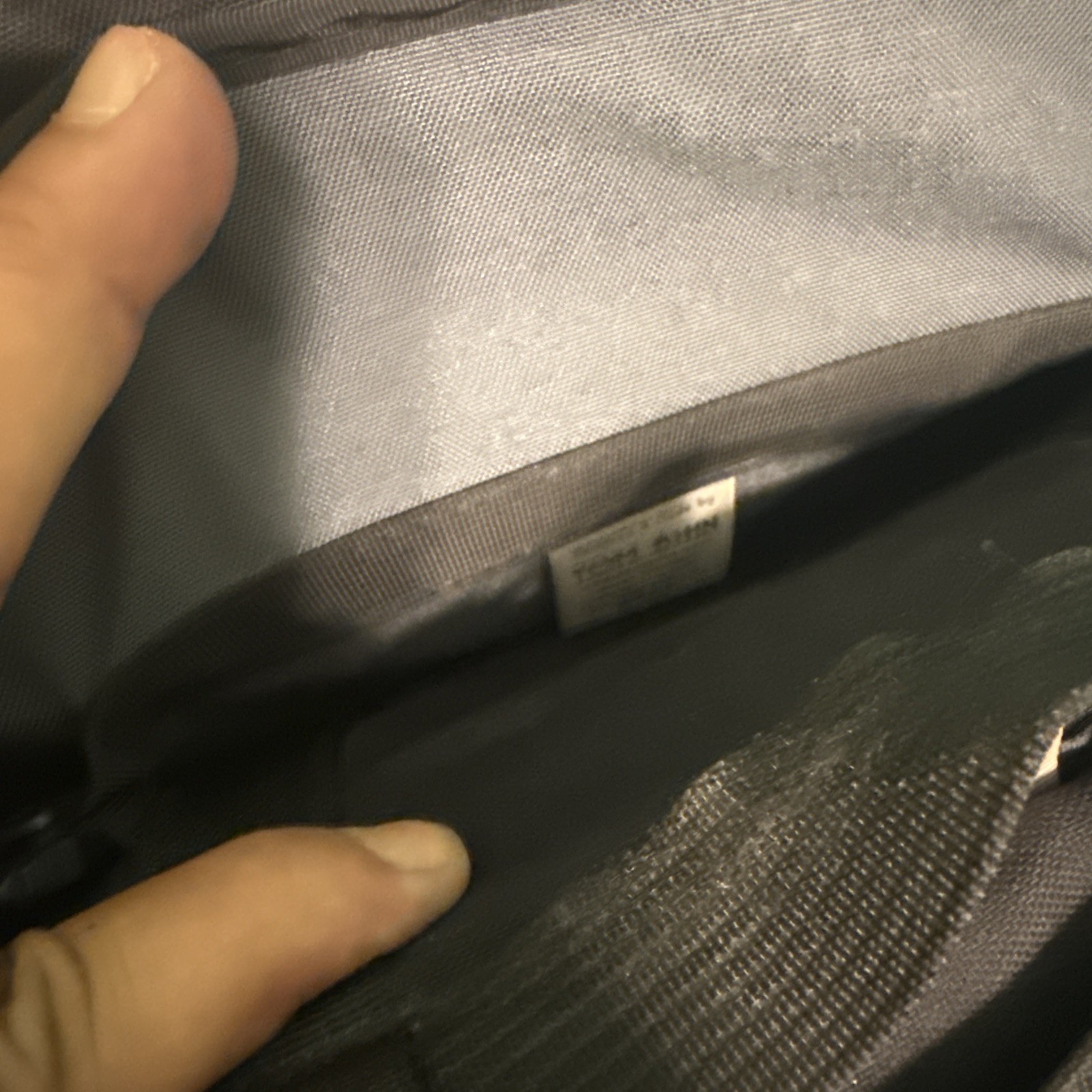 TOM BIHN Zephyr briefcase Laptop Bag Nylon Messenger w/ Shoulder Strap EUC 18”