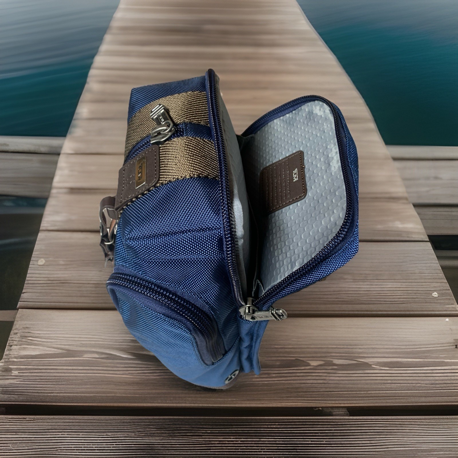 New-Tumi Alpha Bravo Men’s Ballistic Nylon Sling Bag $495 Navy
