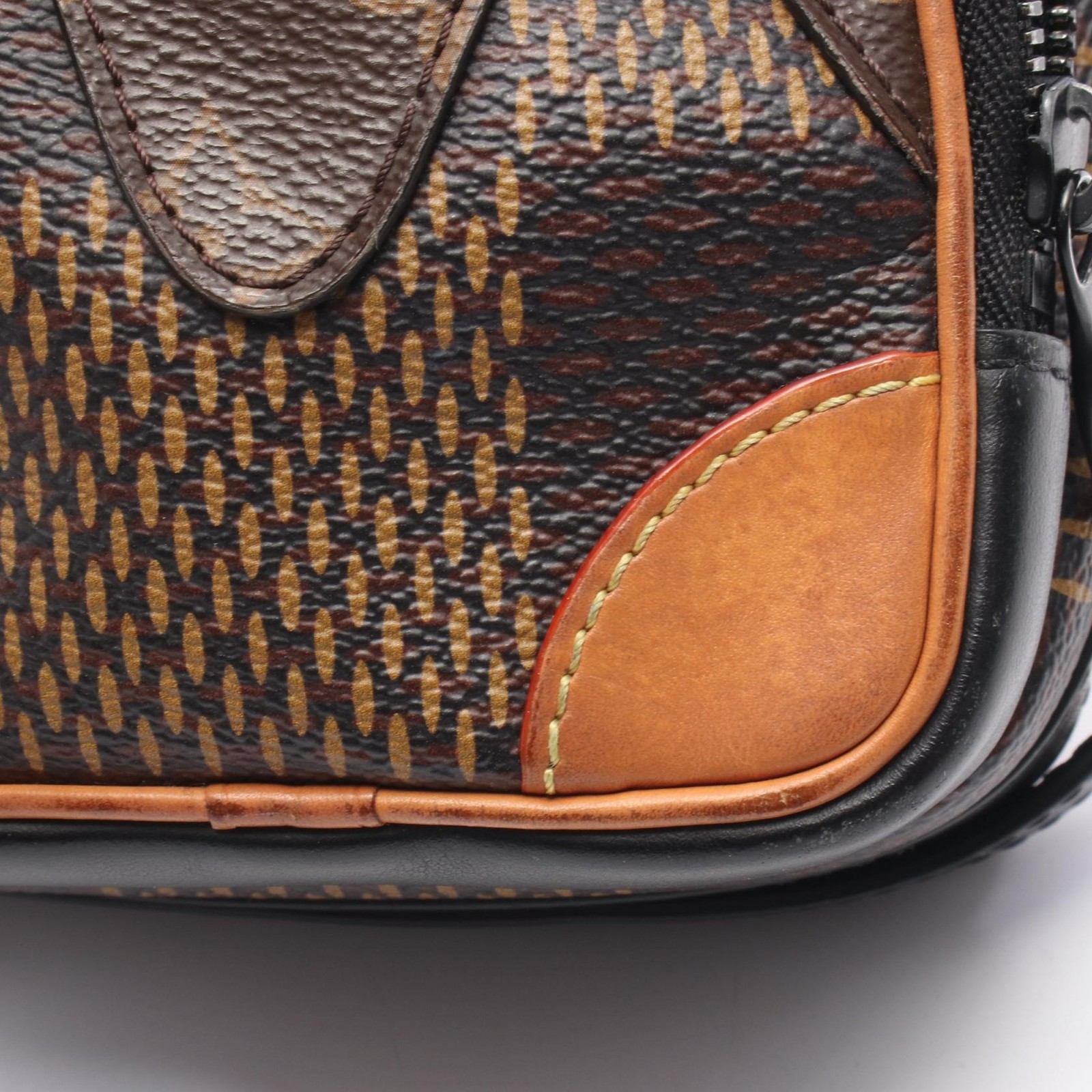 LOUIS VUITTON NIGO Amazon Messenger Shoulder Bag N40357 Damier Giant ebene LV