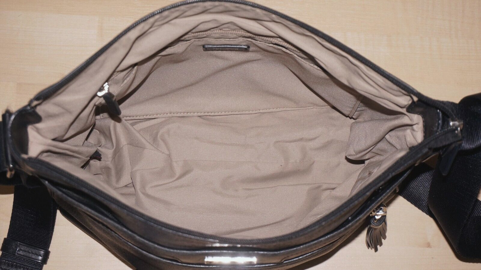 TUMI Black Leather Crossbody Shoulder Bag 10×12 *WEAR / RUBS / MARKS