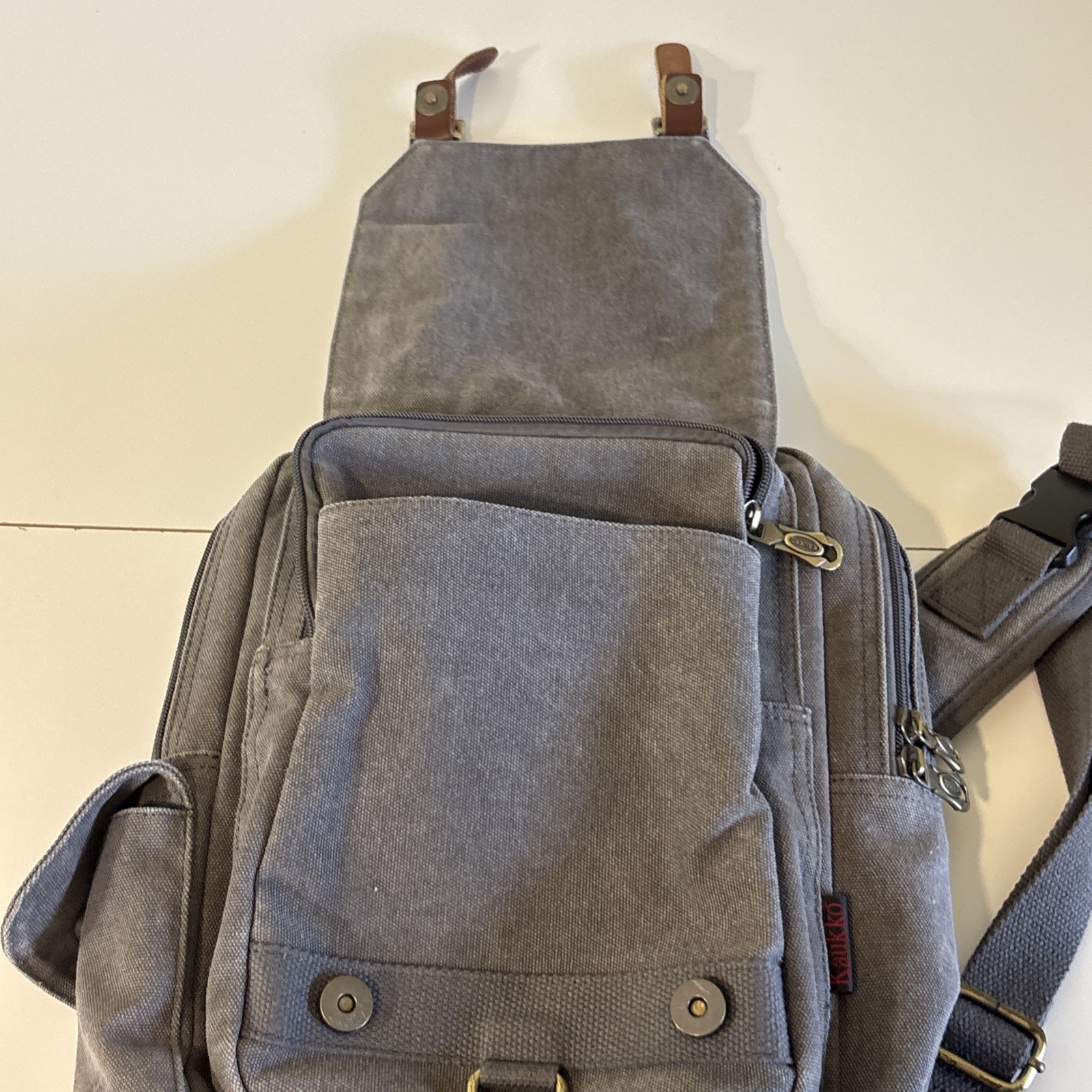 Retro Crossbody Sling Gray Canvas Messenger Bag 14″ Laptop EUC