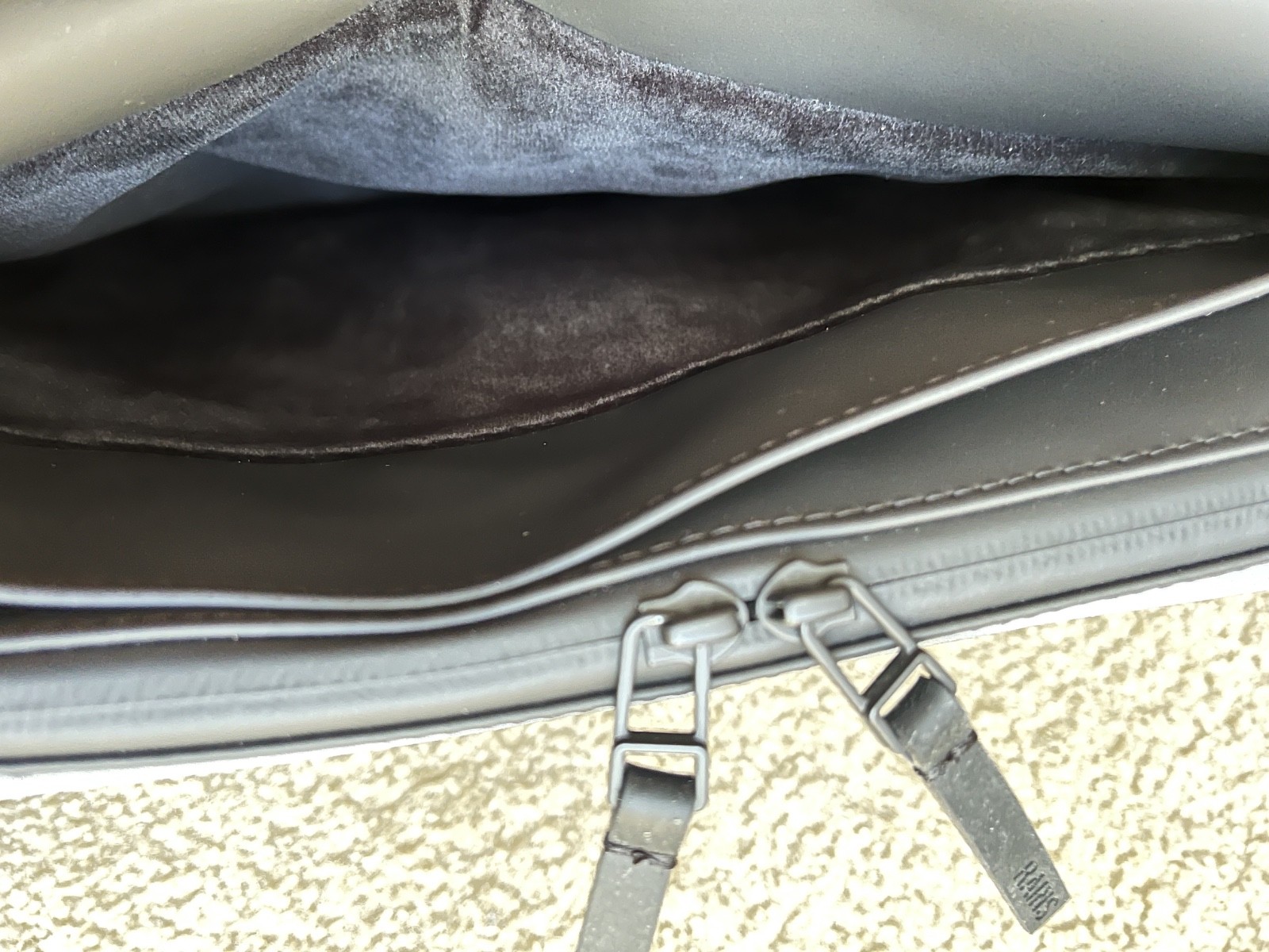 NEW Rains Messenger Bag Reflective MSRP $125