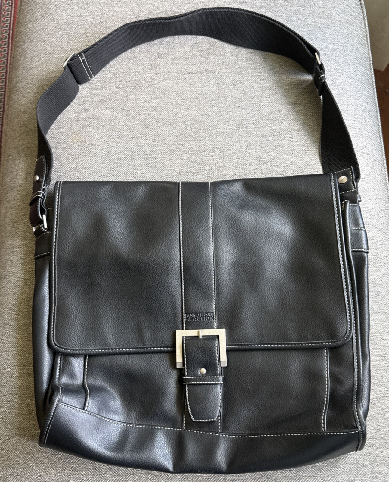Kenneth Cole Reaction Black Messenger Bag Laptop Work Briefcase Tech Satchel EXC