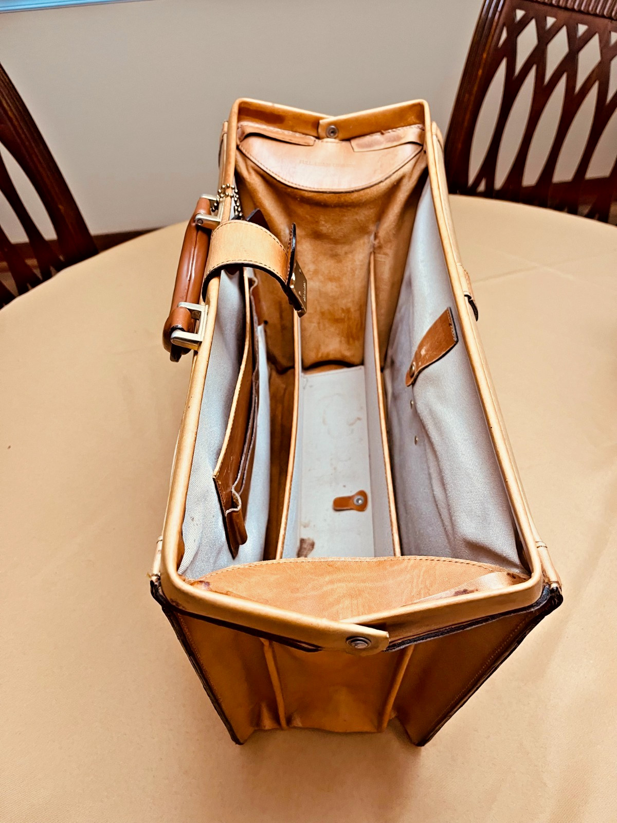 SCHLESINGER BROTHERS Tan Heavy Leather Briefcase / Lawyer Bag – Made in USA