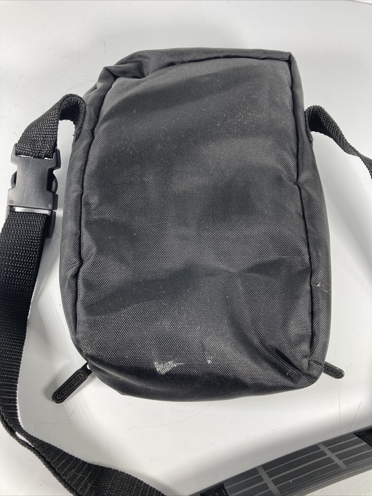 NINTENDO GAME BOY PADDED BAG IN BLACK ACROSS CHEST OVER SHOULDER Working Zipper