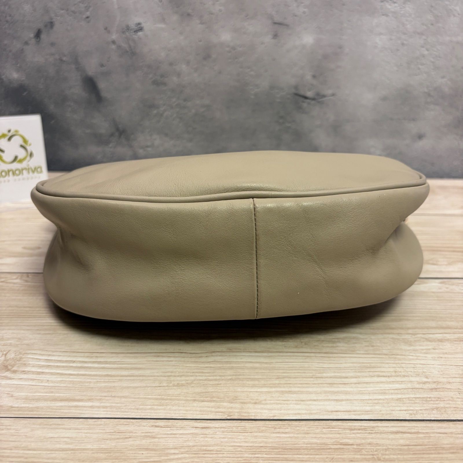 IL BISONTE Half Moon Shoulder Bag Leather Gray Beige Pre-owned Authentic
