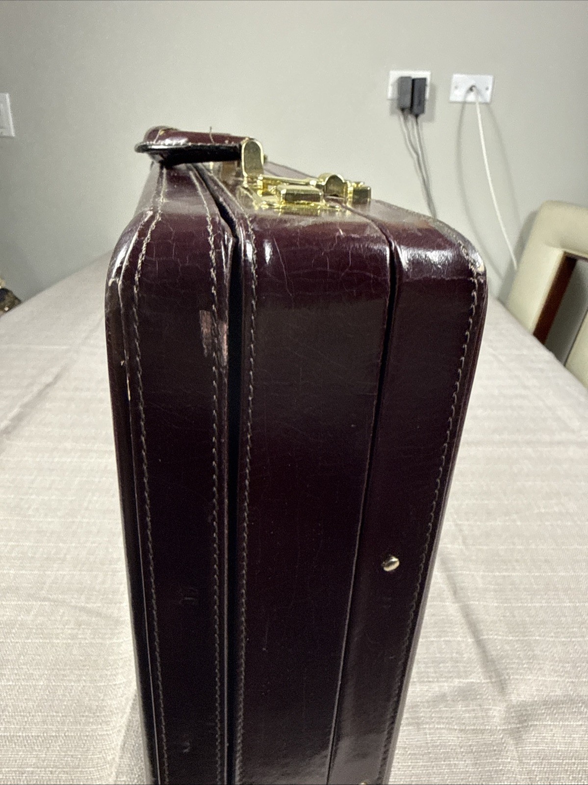 Vtg Heritage Burgundy GENUINE LEATHER & Suede Executive Briefcase