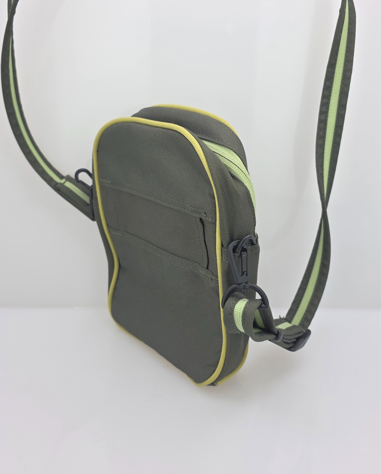 Pacsafe Metrosafe 2310 Shoulder Bag Convertible Hip Pack Exomesh Anti-Theft
